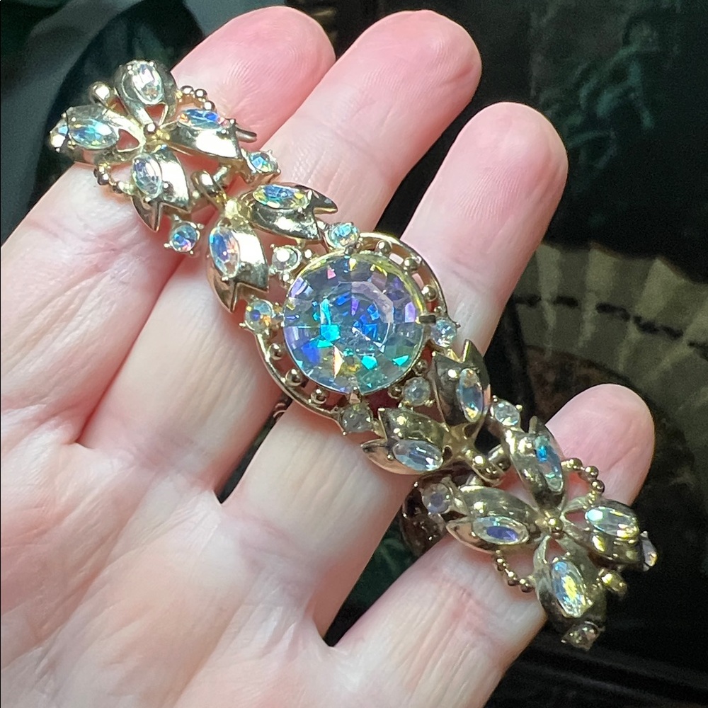 WOW! VTG Hollycraft Iridescent Aurora Borealis Rhinestone Gold Tone Bracelet